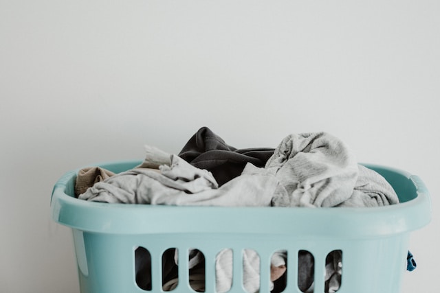 La cesta de la ropa sucia